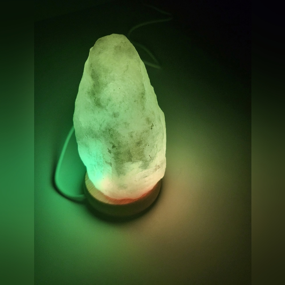 Variegated Color - Salt Lamp - Picture 3 of 16